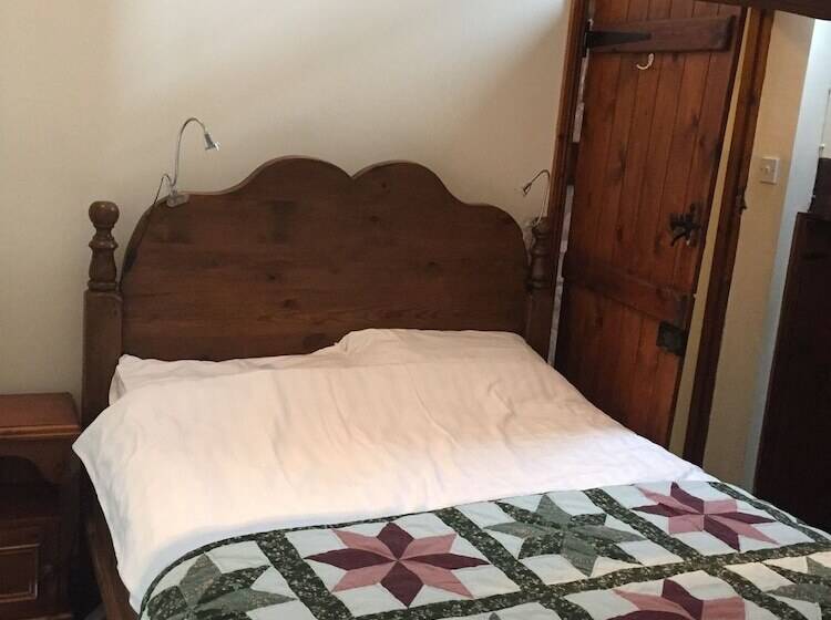 Roaches Cottages