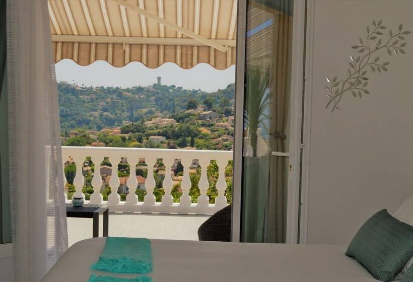 Villa La Terre Des Lauriers B&b