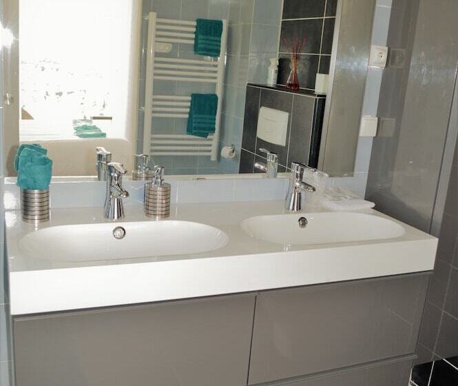 Villa La Terre Des Lauriers B&b