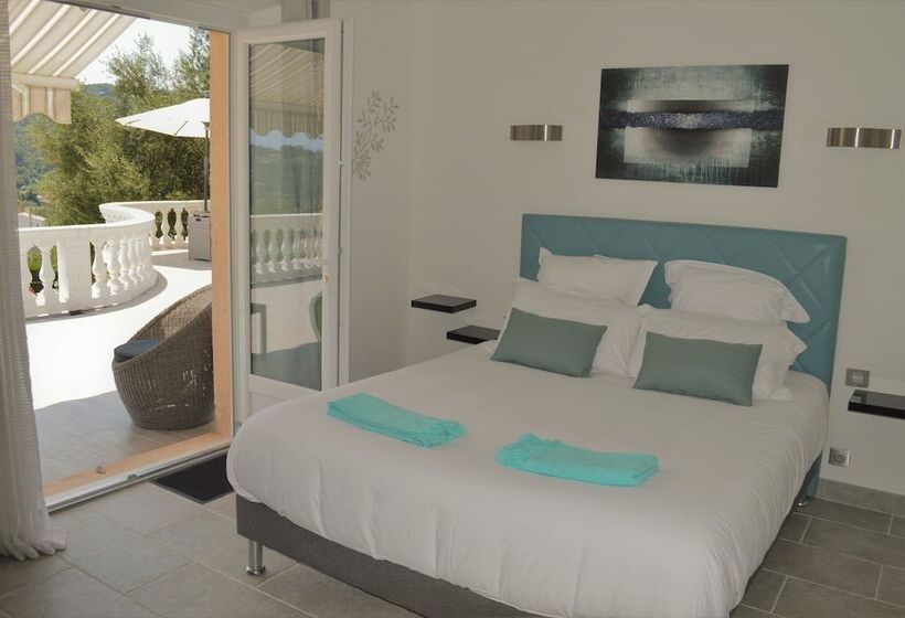 Villa La Terre Des Lauriers B&b