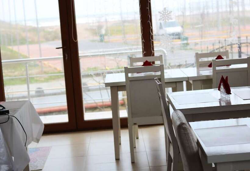 Manolyam Otel