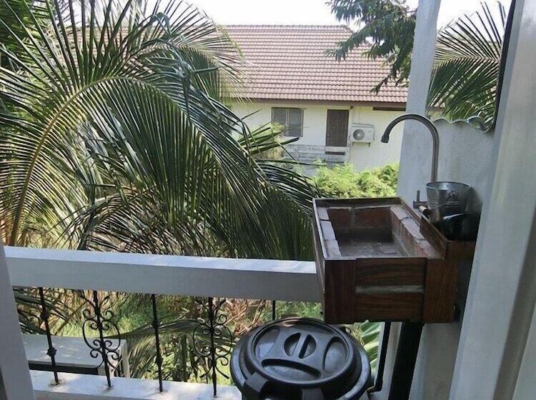 فندق صغير Dawnthaya Ayutthaya House บ้านดอนธยๅ อยุธยา