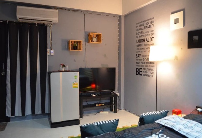 فندق صغير Dawnthaya Ayutthaya House บ้านดอนธยๅ อยุธยา