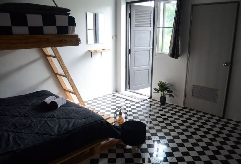 فندق صغير Dawnthaya Ayutthaya House บ้านดอนธยๅ อยุธยา