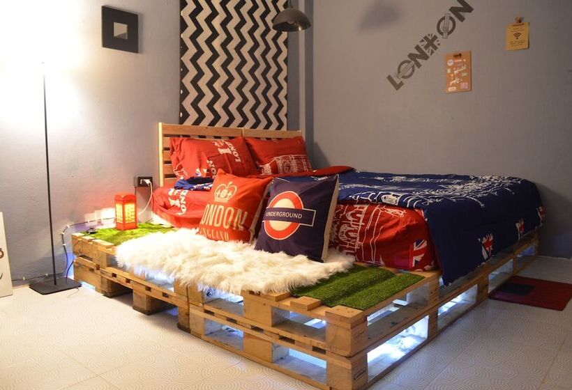 فندق صغير Dawnthaya Ayutthaya House บ้านดอนธยๅ อยุธยา