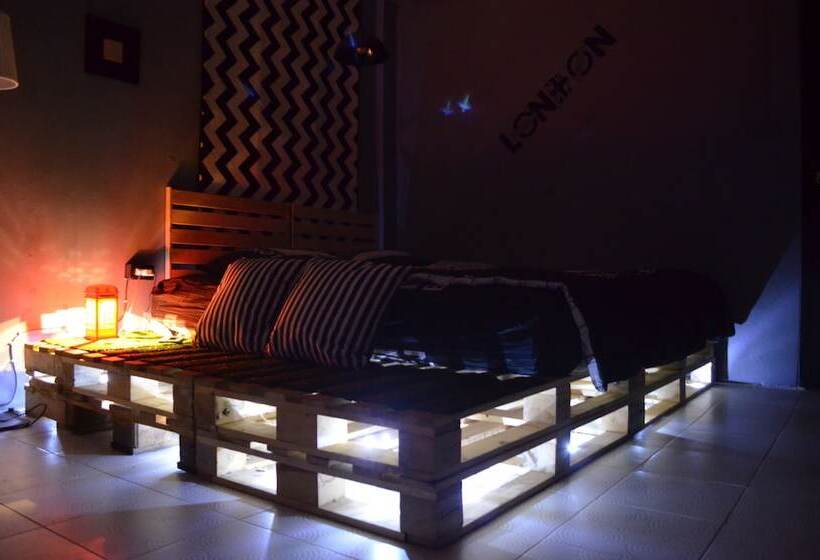 فندق صغير Dawnthaya Ayutthaya House บ้านดอนธยๅ อยุธยา