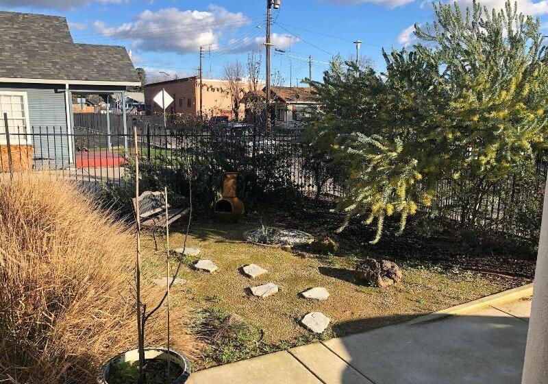 Общежитие Whole Family  Wholeville