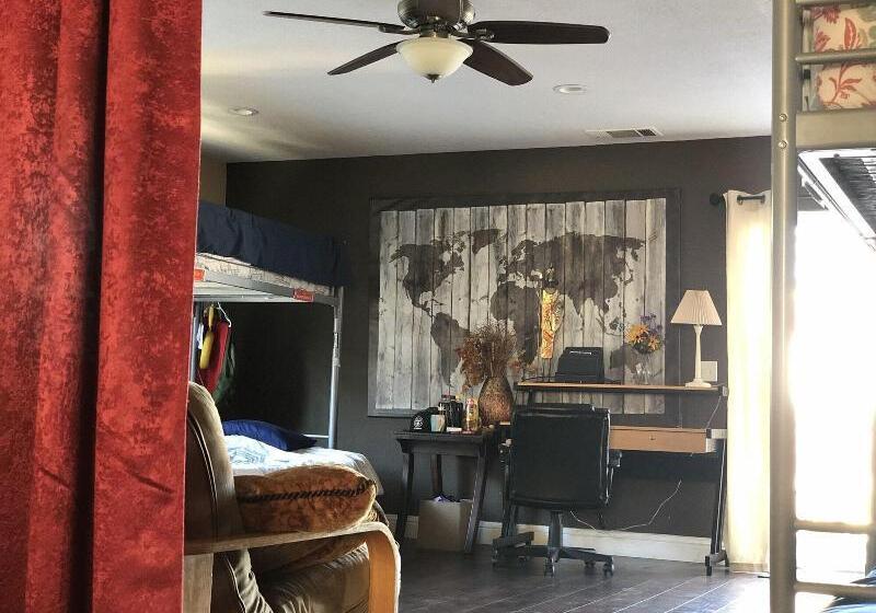 Общежитие Whole Family  Wholeville