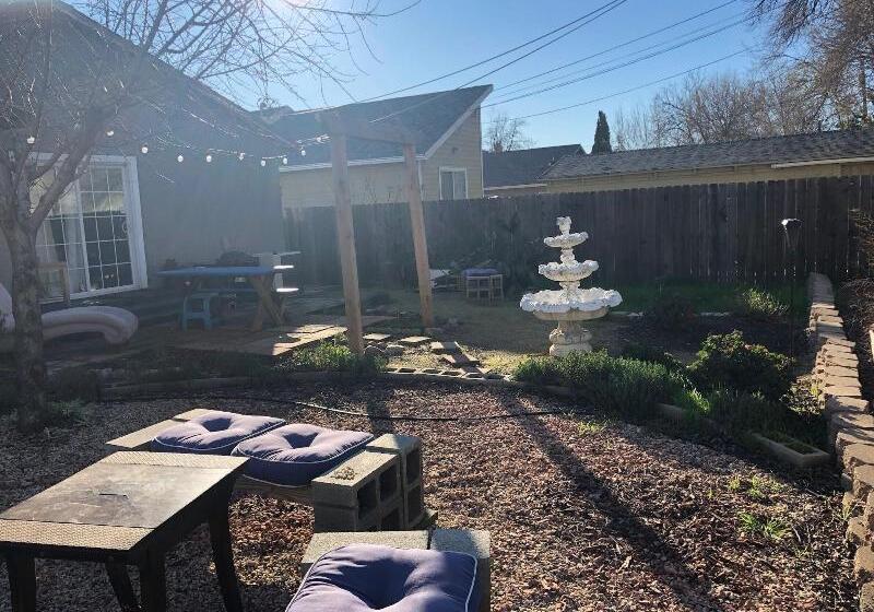 Общежитие Whole Family  Wholeville