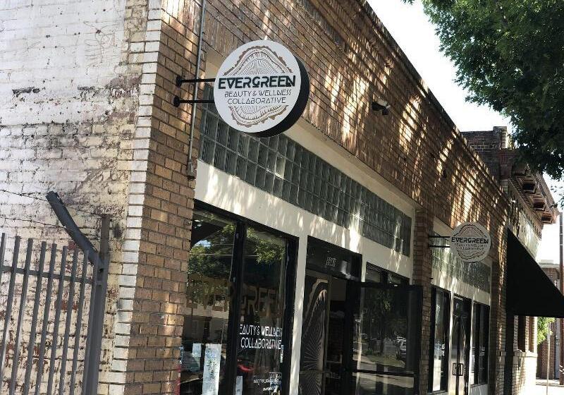 Общежитие Whole Family  Wholeville