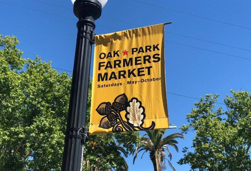 Общежитие Whole Family  Wholeville