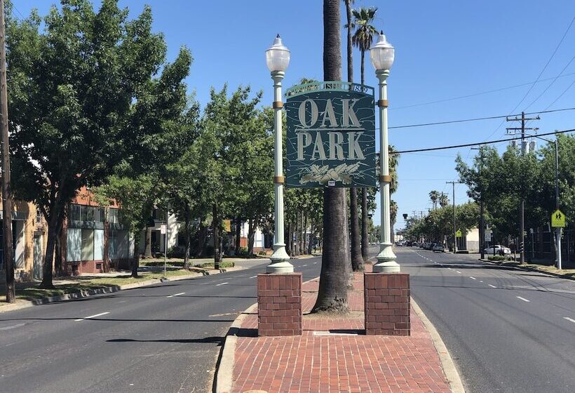 Общежитие Whole Family  Wholeville