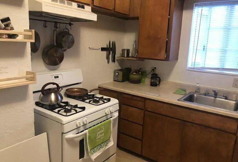 Общежитие Whole Family  Wholeville