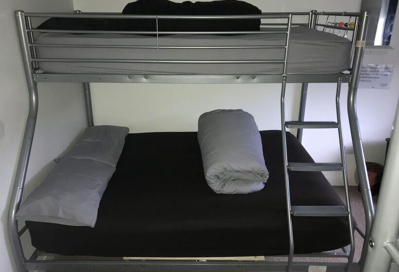 An Cala Cafe And Bunkhouse   Hostel