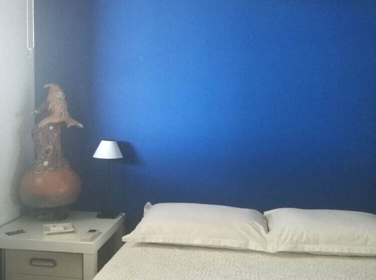 ベッドアンドブレックファースト Chambre D Hotes La Cigalière