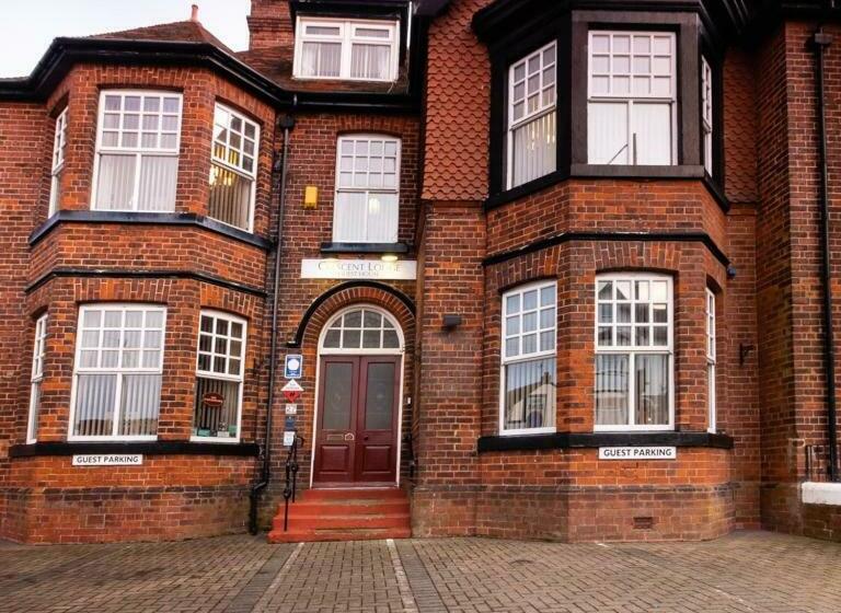 צימר Crescent Lodge Guest House