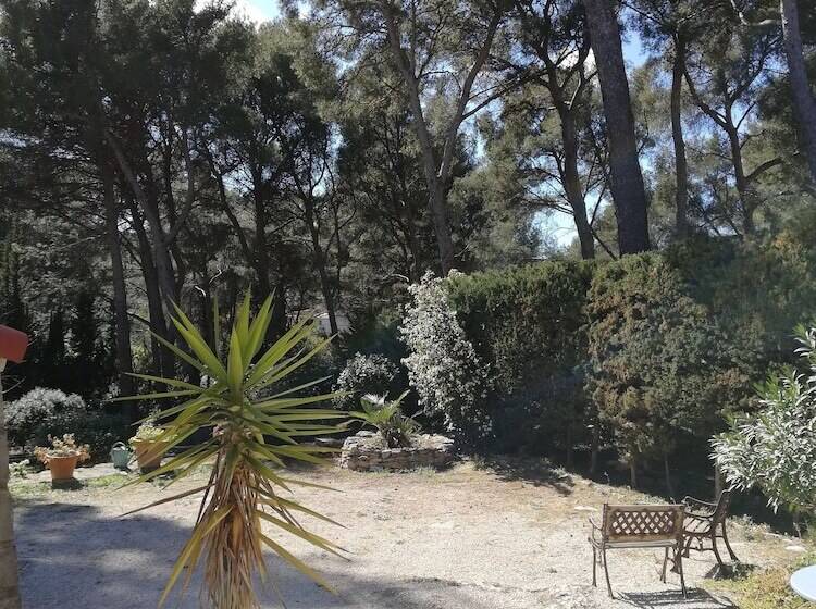 مبيت وإفطار Domaine Des Restanques