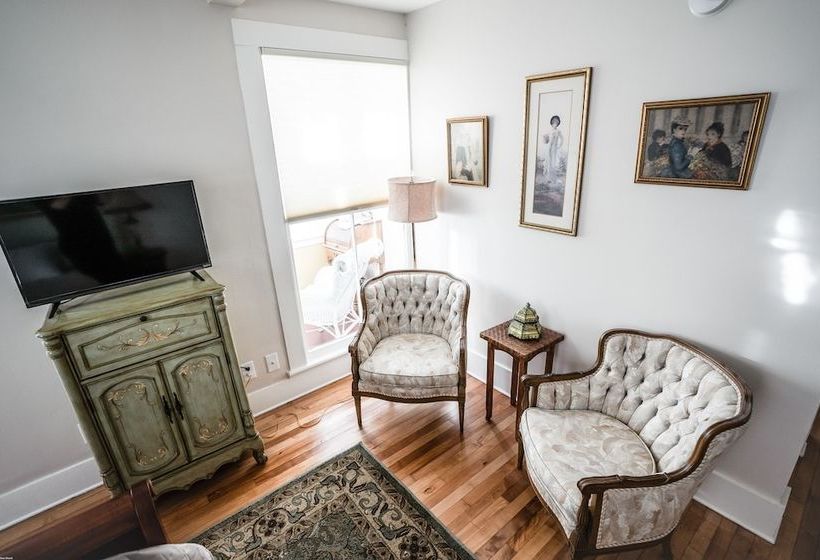 مبيت وإفطار Live Oaks Inn