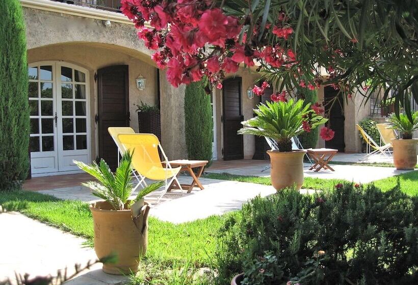 مبيت وإفطار Mas Samarcande