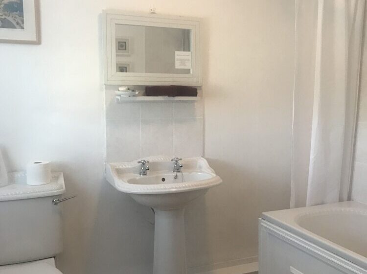 مبيت وإفطار The George Inn