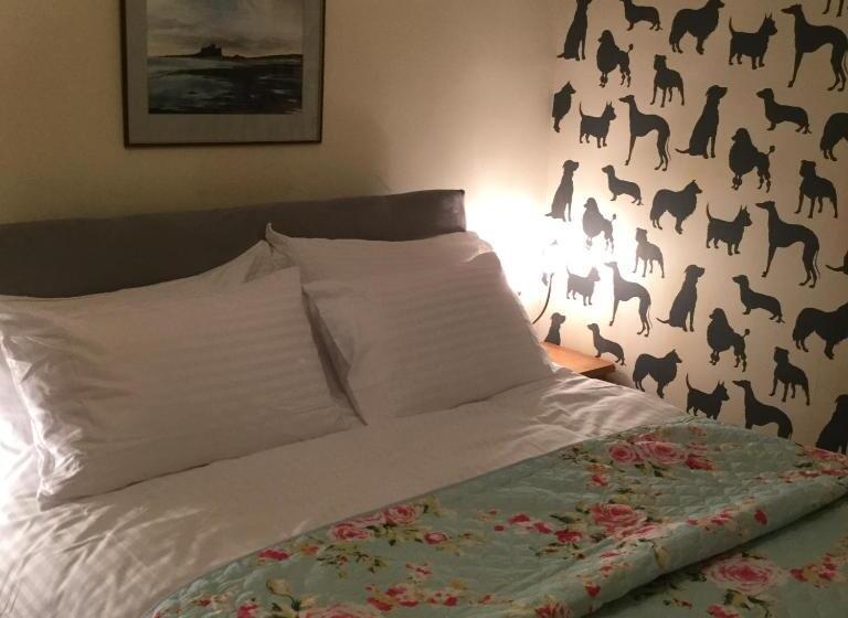 تختخواب و صبحانه The Snug @ Corry Cottage