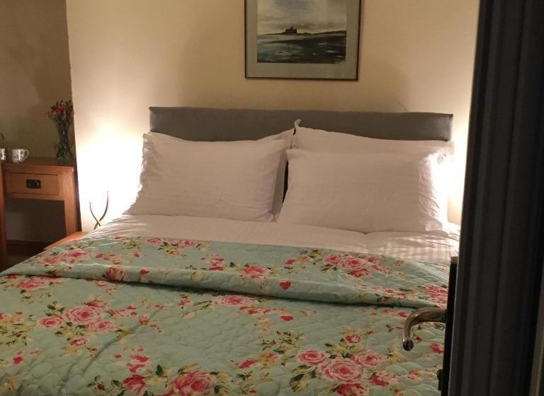 تختخواب و صبحانه The Snug @ Corry Cottage