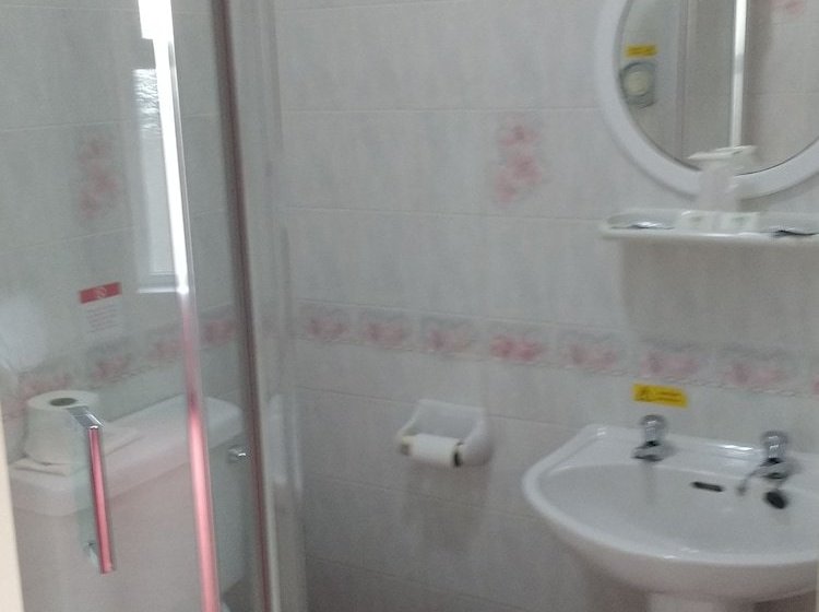 مبيت وإفطار Wavecrest Lodge