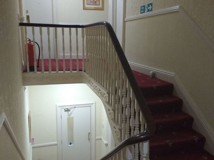 مبيت وإفطار Wavecrest Lodge