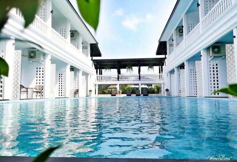 Chaanburi Boutique Resort