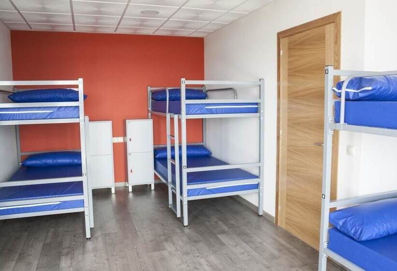 De Camino Albergue   Hostel