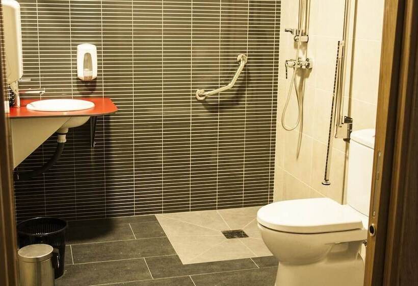 De Camino Albergue   Hostel