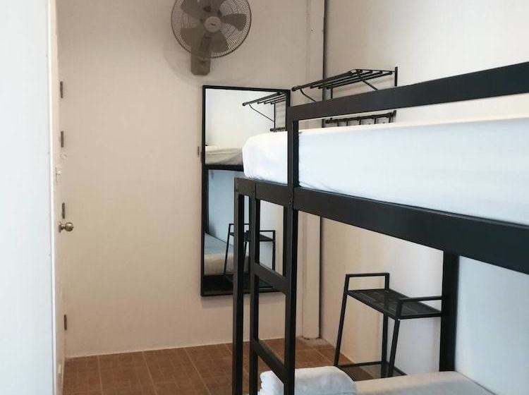 Destiny Hostel Khaolak