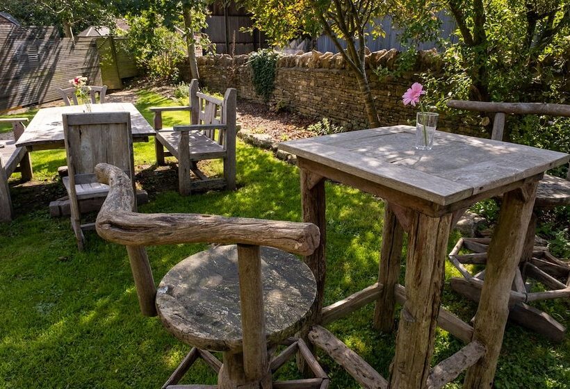 Хостел Kings Arms