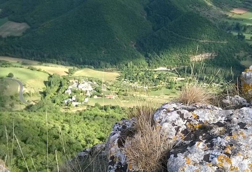 فندق Camping Le Roc Qui Parle