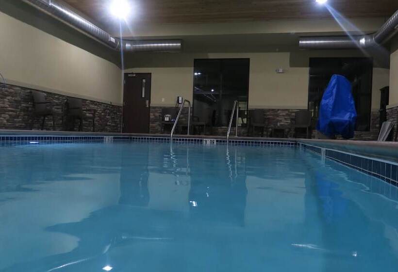 هتل Comfort Inn & Suites Cedar Rapids Cid Eastern Iowa Airport