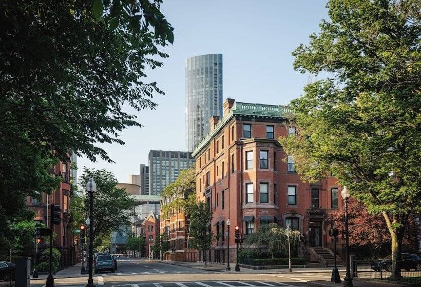 Four Seasons Hotel One Dalton Street, Boston