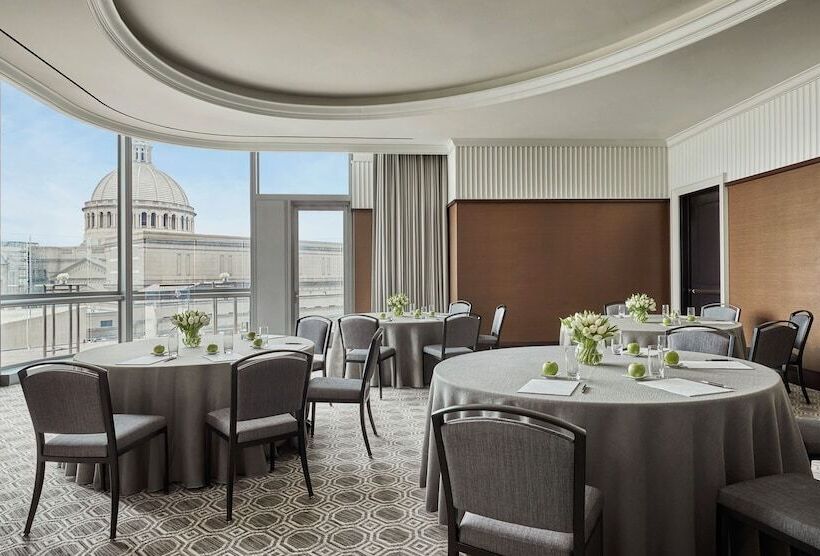 Four Seasons Hotel One Dalton Street, Boston