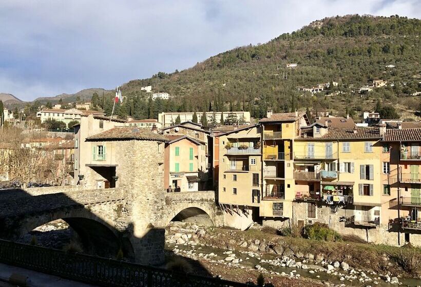 فندق Hostellerie Du Pont Vieux