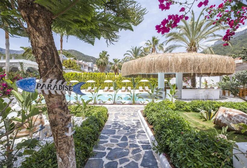 Отель Kassandra Boutique