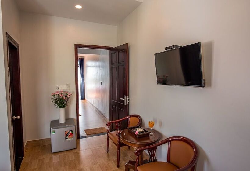 هتل Minh An Riverside Villa