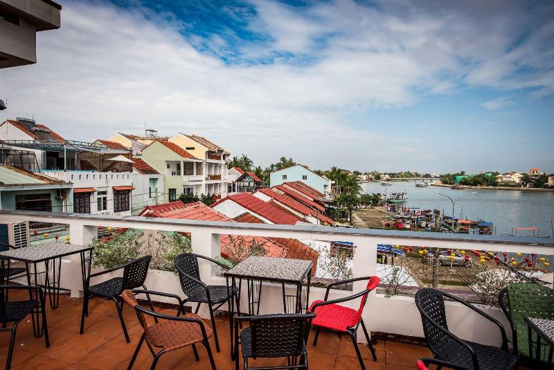 هتل Minh An Riverside Villa