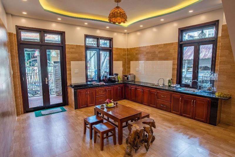 هتل Minh An Riverside Villa