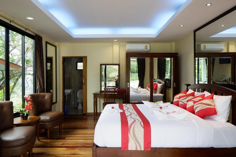 Отель Phi Phi Bonita Resort