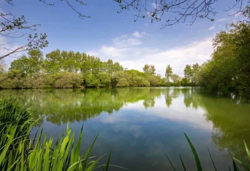 בית מלון כפרי The Lakes Rookley