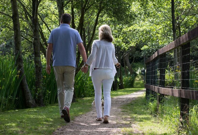 בית מלון כפרי The Lakes Rookley