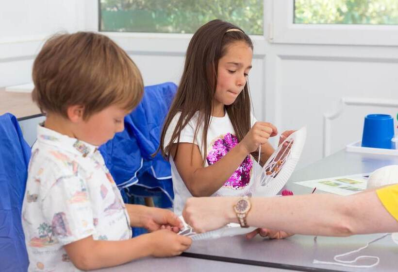 בית מלון כפרי The Lakes Rookley