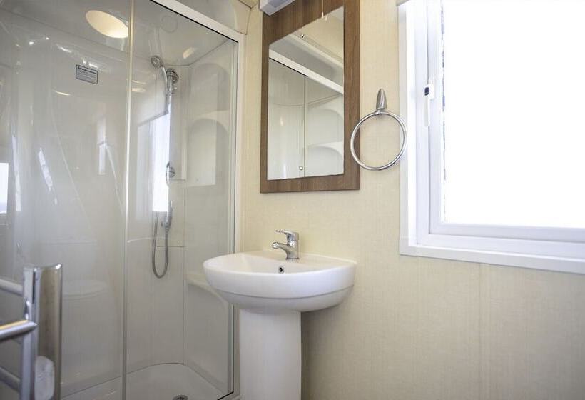 בית מלון כפרי The Lakes Rookley