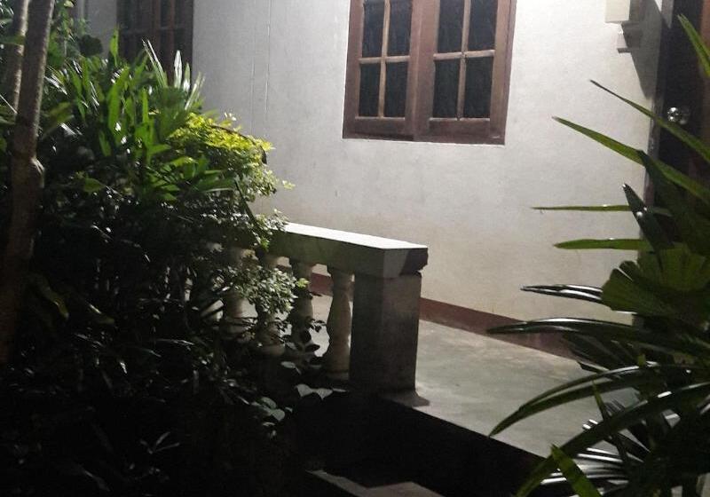 ホテル Vijitporn House