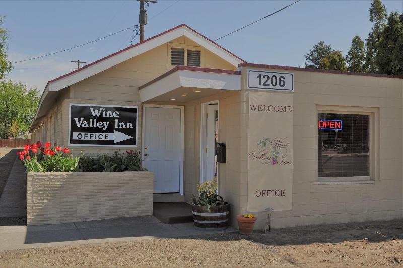 فندق على الطريق Wine Valley Inn