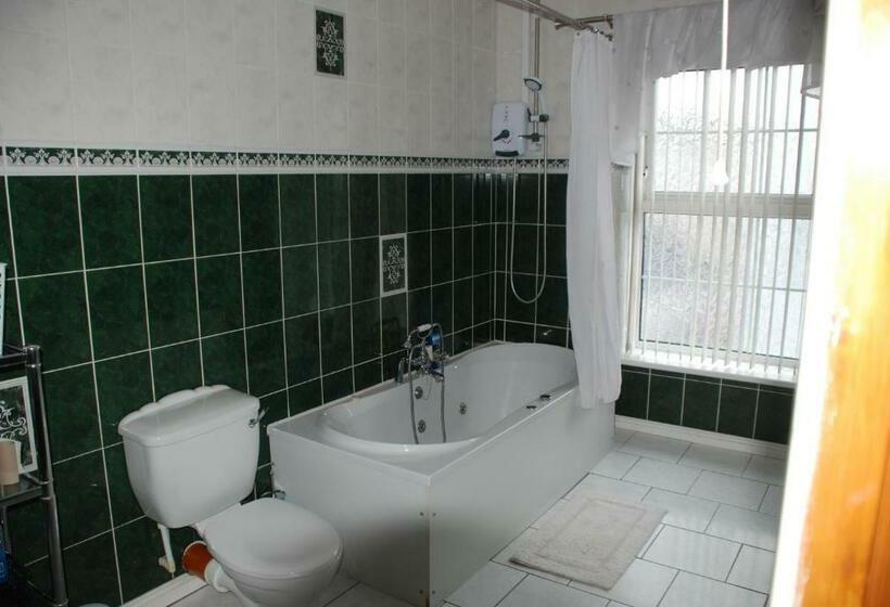 פנסיון Castle Inn